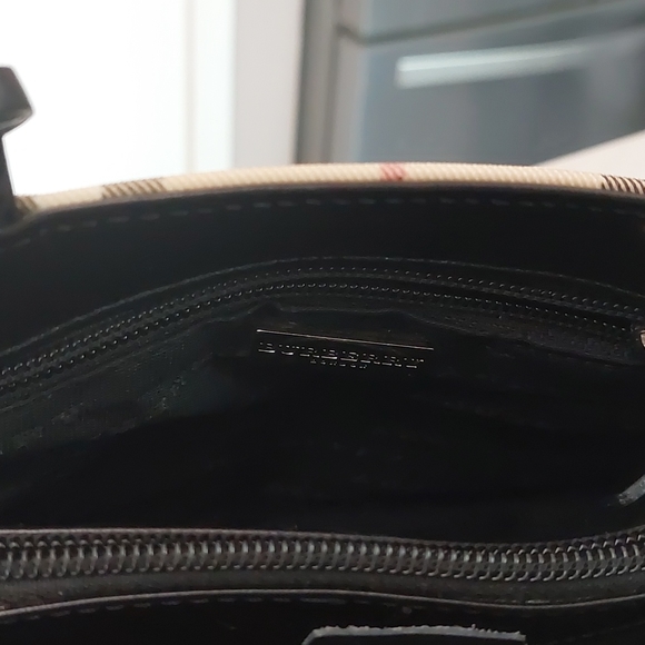 Authentic Burberry small tote and wallet comes with dust bag - Picture 2 of 16